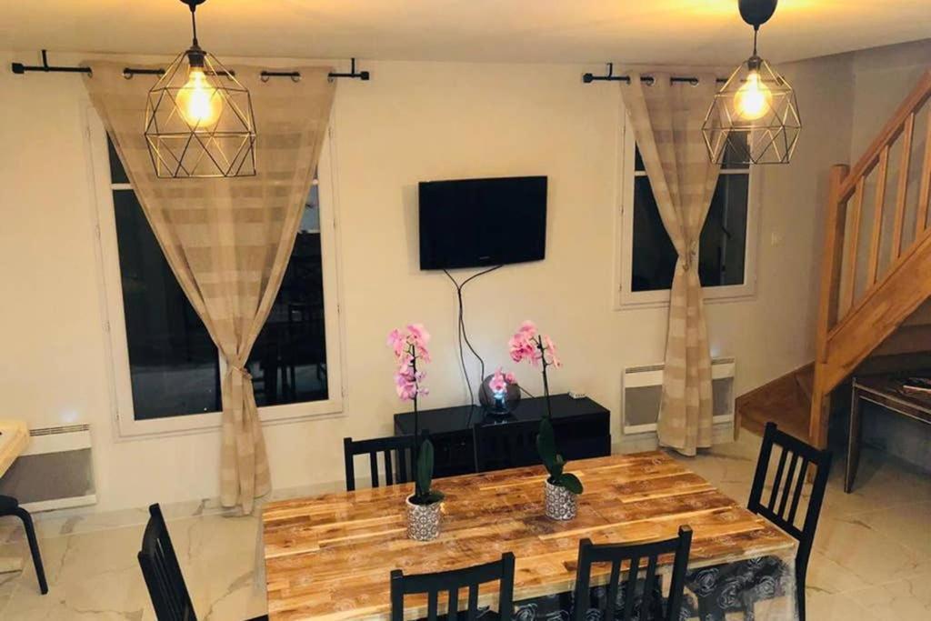 Ca Dei Figli, Charmante Maison De Ville. Bailly-Romainvilliers Exteriör bild